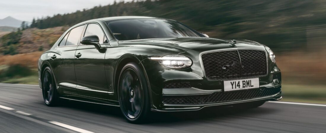 2027 बेंटले फ्लाइंग स्पर, कॉन्टिनेंटल GT जैसे फ्रंट और 671 bhp V8 PHEV ऑप्शन के साथ हुई लॉन्च